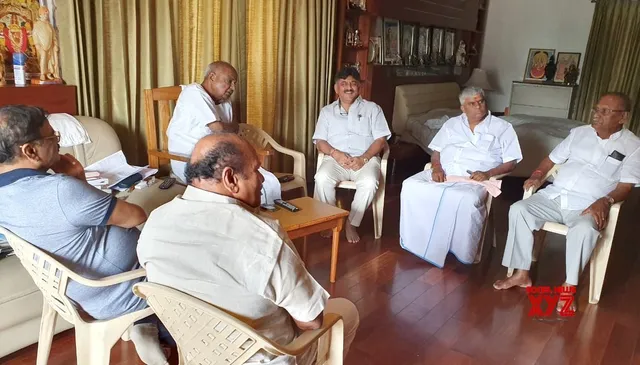 କର୍ଣ୍ଣାଟକ ସଙ୍କଟ, ଧରା ଦେଉନାହାନ୍ତି ବିଦ୍ରୋହୀ ବିଧାୟକ