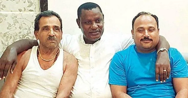 ୩୦ବର୍ଷ ପୂର୍ବରୁ କରଜ ନେଇଥିବା ୨୦୦ଟଙ୍କା ଦେବା ପାଇଁ ଔରାଙ୍ଗାବାଦ ଆସିଲେ କେନିଆର ସାଂସଦ