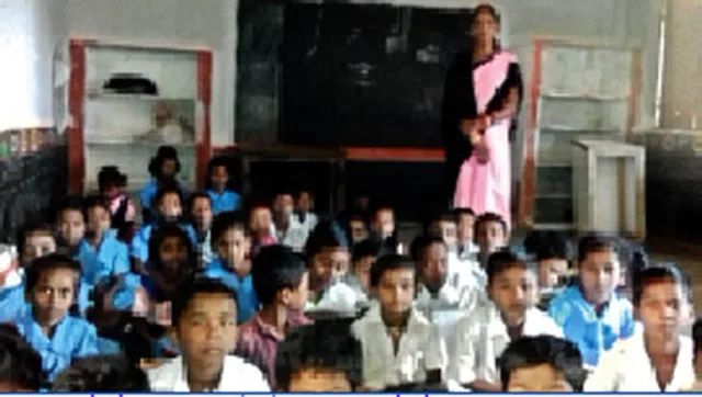 ଗୋଟିଏ କୋଠରୀରେ ୫ଟି ଶ୍ରେଣୀର ପିଲା