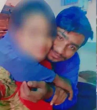 କେନ୍ଦ୍ରାପଡ଼ା: ଅନ୍ତରଙ୍ଗ ମୁହୂର୍ତ୍ତର ଫଟୋ ଓ ଭିଡିଓକୁ ପ୍ରେମିକାର ମାମୁଙ୍କ ପାଖକୁ ପଠାଇ ଦେଲା ପ୍ରେମିକ, ଝିଅ ପିତାର ଏଭଳି କାମ ପରେ ବନ୍ଧା ହେଲା ପୁଅ