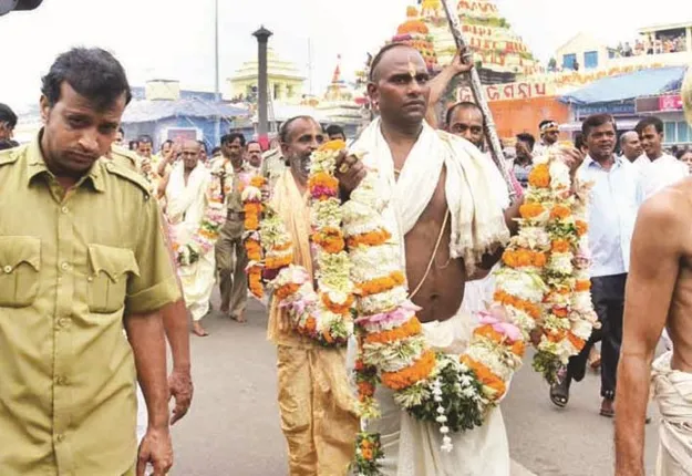 ତିନି ରଥରେ ଆଜ୍ଞାମାଳ ବିଜେ