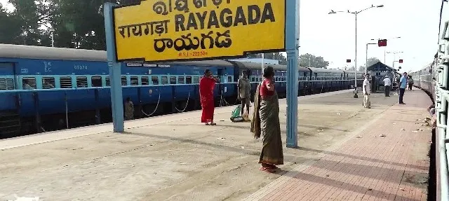 ନେ‌ବେ କୋଟିଏରେ, ଦେବେ ଲକ୍ଷରେ : ପ୍ରମୁଖ ଷ୍ଟେସନର ପ୍ଲାଟଫର୍ମ ସଂପ୍ରସାରଣ ନାହିଁ ଯୋଜନା, ମାଲ ପରିବହନକୁ ଗୁରୁତ୍ବ, ଯାତ୍ରୀଙ୍କ ସ୍ବାର୍ଥକୁ ଅଣଦେଖା