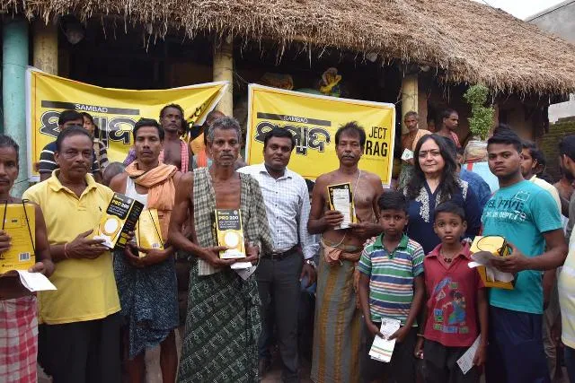 ‘ସମ୍ବାଦ’ ଓ ପ୍ରୋଜେକ୍ଟ ଚିରାଗ୍‌ ପକ୍ଷରୁ ସୋଲାର ଲଣ୍ଠନ ବଣ୍ଟନ