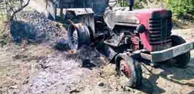 ସୀମାନ୍ତରେ ଗାଡ଼ି ପୋଡ଼ିଲେ ନକ୍ସଲ