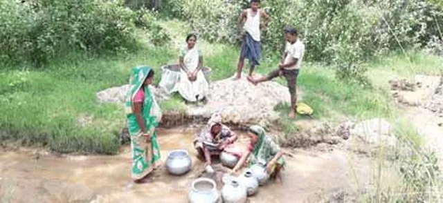 ପାନୀୟଜଳ ଅପହଞ୍ଚ: ଶୋଷ ମେଣ୍ଟାଉଛି ଚୁଆ ପାଣି