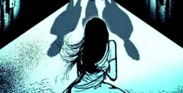 ପୁଅ ପିତାଙ୍କ ନାମ ପଚାରିବାରୁ ୨୭ ବର୍ଷ ତଳର ୨ ଦୁଷ୍କର୍ମକାରୀଙ୍କ ବିରୋଧରେ ଅଭିଯୋଗ ଆଣିଲେ ମହିଳା