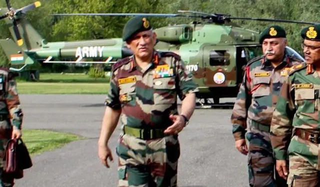 କଶ୍ମୀର‌ରେ ସେନା ମୁଖ୍ୟ ରାୱତ, ସେନାର ପ୍ରସ୍ତୁତି ସମୀକ୍ଷା କଲେ