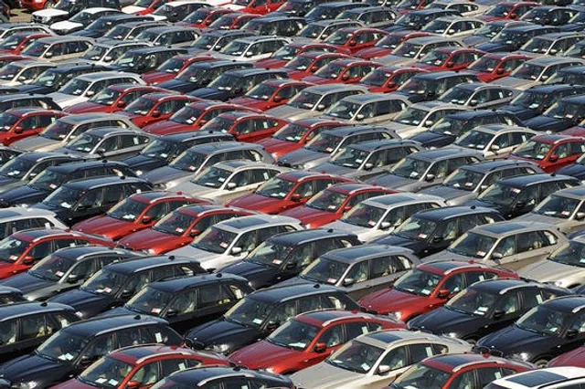 ୧୧ ମାସ ପରେ ଗାଡ଼ି ବିକ୍ରି ବଢ଼ିଲା: ନଭେମ୍ବର, ଡିସେମ୍ବରରେ ସ୍ଥିତି ଆହୁରି ସୁଧୁରିବ