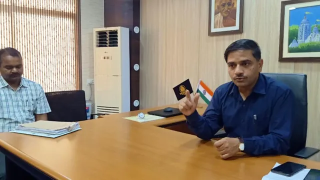 ଗଞ୍ଜାମ ଜିଲ୍ଲା ପ୍ରଶାସନ ଜାରି କଲା ମୋବାଇଲ ନମ୍ବର, ଏହା ଜରିଆରେ ଲୋକେ କରିପାରିବେ ଅଭିଯୋଗ, ୭ ଦିନ ଭିତରେ ସମସ୍ୟାର ସମାଧାନ କରାଯିବ