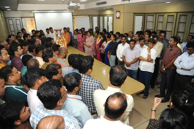 ବରିଷ୍ଠ ସାମ୍ବାଦିକ ଦିବଗଂତ ରଣଜିତ ଗୁରୁଙ୍କ ବିୟୋଗରେ ‘ସମ୍ବାଦ ଭବନ’ରେ ଶୋକସଭା