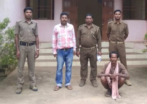 ସଂରକ୍ଷିତ ଜଙ୍ଗଲରେ ବେଆଇନ ଜଙ୍ଗଲ କାଟି ଜଣେ ଗିରଫ