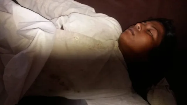 ବନ୍ୟାପାଣିରେ ଭାସି ଯାଉଥିବା ବେଳେ ଯୁବତୀଙ୍କୁ ଉଦ୍ଧାର କଲେ ଯୁବକ