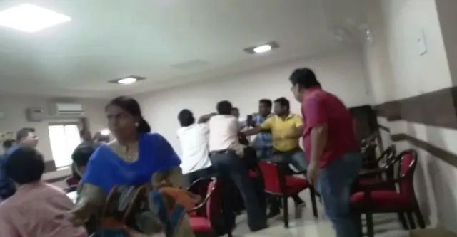 ପଞ୍ଚାୟତ ସମିତି ବୈଠକରେ ଅପ୍ରୀତିକର ପରିସ୍ଥିତି : ସମିତିସଭ୍ୟଙ୍କୁ ନିସ୍ତୁକ ମାଡ଼