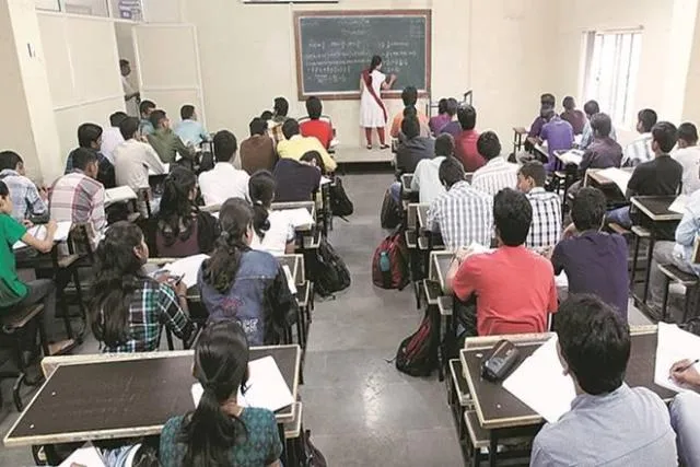 କୋଚିଂ ‌ସେଣ୍ଟରରେ ଚଢ଼ଉ, ଶିକ୍ଷକଙ୍କୁ ଉଠାଇ ନେଲା ପୁଲିସ