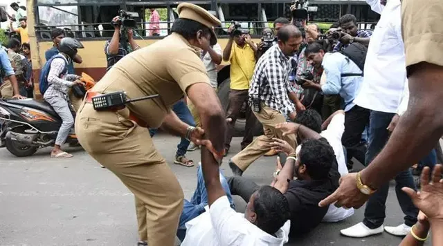 ଚିଦମ୍ବରମ୍‌ଙ୍କ ଗାଁରେ ସମର୍ଥକଙ୍କ ଆନ୍ଦୋଳନ