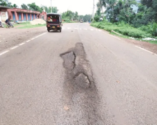 ନୂଆ ଜଗନ୍ନାଥ ସଡ଼କ ପାଲଟିଛି ମରଣଯନ୍ତା : ୫ କିମିରେ ୫ ଶହ ହମ୍ପସ୍‌ ଓ ଖାଲ, ବଢୁଛି ଦୁର୍ଘଟଣା, ଯାତ୍ରୀ ହନ୍ତସନ୍ତ