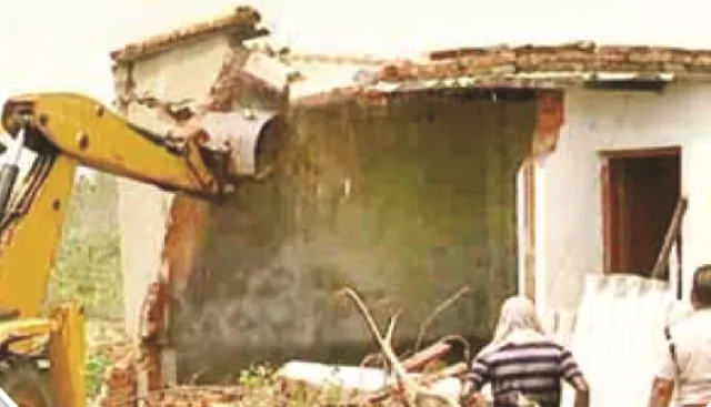 ପୁରୀ ଲୋକସେବା ଭବନ ପାଇଁ ଜମି ଚିହ୍ନଟ : ଆରମ୍ଭ ହେଲା ଉଚ୍ଛେଦ, ଭଙ୍ଗା ହେଲା ପଥର ପାଚେରି, ଏକାଧିକ ଘର