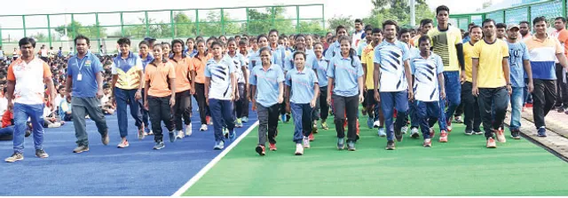 କିଟ୍ ଓ କିସ୍’ରେ ଫିଟ୍‌ନେସ୍ ଡେ’, ହଜାରେ ପାଦ ଚାଲିଲେ