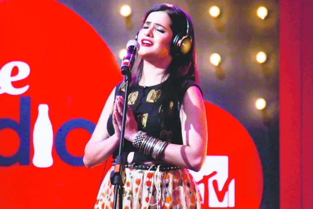 ଓଡ଼ିଆ ଝିଅ ସୋନା ମହାପାତ୍ରଙ୍କ ନୂଆ ଗୀତ 'ବେବି ଗୋଲ୍ଡ'