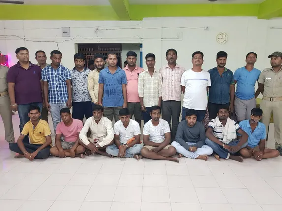 ଜୁଆ ଆଡ୍ଡା ଉପରେ ଚଢ଼ାଉ, ୧୯ ଗିରଫ, ୪ ଲକ୍ଷ ୬୯ ହଜାର ଟଙ୍କା ଜବତ