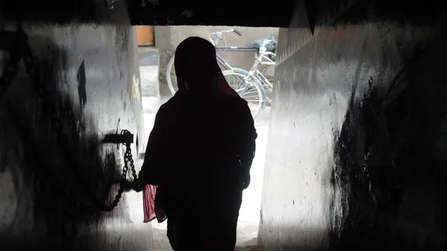 ଧରାପଡ଼ିଲା ଧଳାଜହର କାରବାର କରୁଥିବା ମହିଳା ମାଫିଆ