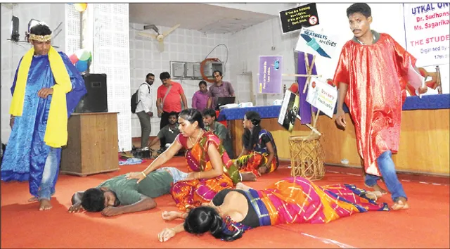 ଉତ୍କଳ ବିଶ୍ବବିଦ୍ୟାଳୟରେ ସଚେତନତା କାର୍ଯ୍ୟକ୍ରମ, ଟ୍ରାଫିକ୍‌ ନିୟମ ପାଳନ ପାଇଁ ଶପଥ