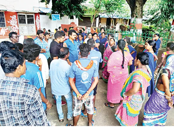 ସଫେଇ କର୍ମଚାରୀଙ୍କୁ ଛଟେଇ ଆଶଙ୍କା, କ୍ୟାପିଟାଲ ହସ୍‌ପିଟାଲରେ ଉତ୍ତେଜନା