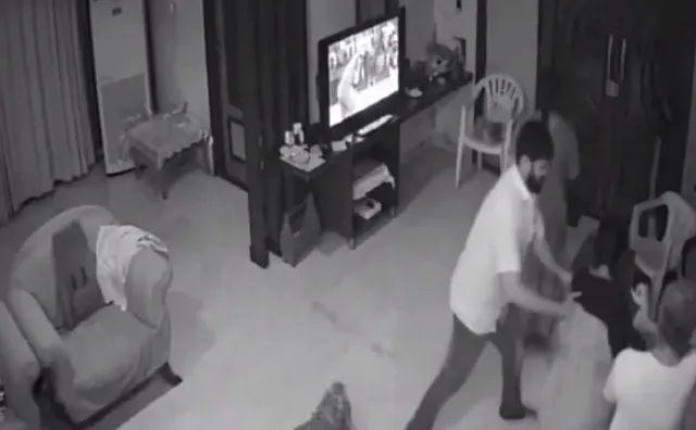 ସ୍ବାମୀ ଏବଂ ଶାଶୁ-ଶ୍ବଶୁରଙ୍କ ନାଆଁରେ ଯୌତୁକ ନିର୍ଯାତନାର ଅଭିଯୋଗ ଆଣିଲେ ଅବସରପ୍ରାପ୍ତ ବିଚାରପତିଙ୍କ ବୋହୂ, ଯୌତୁକ ନିର୍ଯାତନାର ଭିଡିଓ ହେଲା ଭାଇରାଲ୍