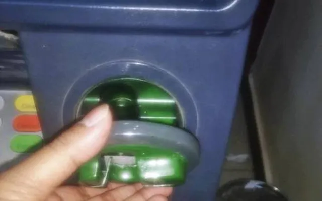 ଅନୁଗୁଳ ଏଟିଏମ୍‌ ଭିତରୁ ମିଳିଲା ସନ୍ଦିଗ୍ଧ ଡିଭାଇସ୍‌; ଦୁର୍ବୃତ୍ତଙ୍କ ଲୁଟ ଯୋଜନା ପଣ୍ଡ