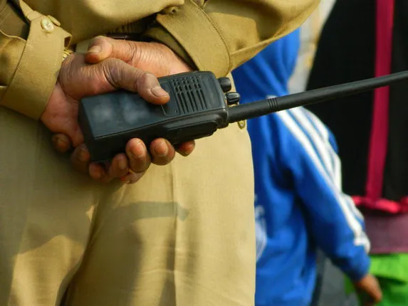 ସ୍ପାରେ ପୁଲିସ୍‌ ଚଢ଼ାଉରେ ଧରାପଡ଼ିଲେ ଅସଂଯତ ଅବସ୍ଥାରେ ଯୁବକ-ଯୁବତୀ, ୮୦୦ରୁ ୩୦୦୦ ଟଙ୍କା ପର୍ଯ୍ୟନ୍ତ ଚାଲୁଥିଲା ବେପାର