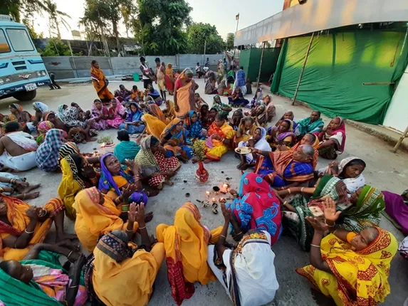 ଶ୍ରୀମନ୍ଦିରରେ ନୀତି ବିଳମ୍ବ : ଡେରିରେ ବାହାରିଲା ଅବଢ଼ା, ହବିଷ୍ୟାଳୀ ଭୋକରେ ଆଉଟୁପାଉଟୁ