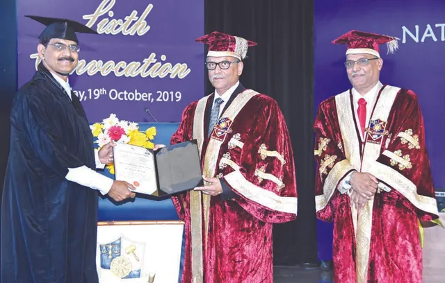 ଜେଲ୍‌ ବିଭାଗ ଡିଜି ସତ୍ୟଜିତ ମହାନ୍ତିଙ୍କୁ ଆଇନରେ ପିଏଚ୍‌ଡି ପ୍ରଦାନ କଲେ ହାଇକୋର୍ଟର ମୁଖ୍ୟ ବିଚାରପତି