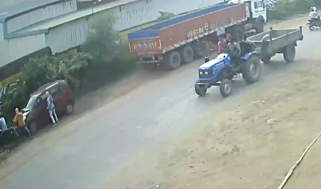 ଠିକାଦାରଙ୍କ ଠାରୁ ଲୁଟିନେଲେ ୧୫ ହଜାର ଟଙ୍କା!