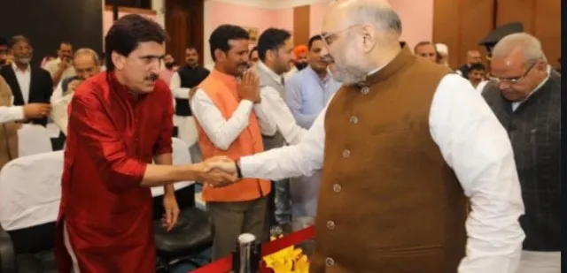 ଜମ୍ମୁ- କଶ୍ମୀରରେ ବିଡିସି ନିର୍ବାଚନ ପୂର୍ବରୁ ଦଳୀୟ ନେତାମାନଙ୍କ ସହ ସ୍ଥିତି ସମୀକ୍ଷା କଲେ କେନ୍ଦ୍ର ସ୍ୱରାଷ୍ଟ୍ର ମନ୍ତ୍ରୀ ଅମିତ ଶାହା