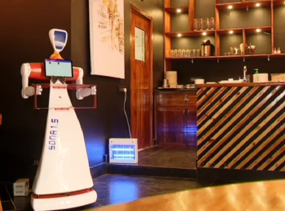 ସ୍ମାର୍ଟସିଟିରେ ରୋବର୍ଟ ରେଷ୍ଟୁରାଣ୍ଟ୍‌: ବରାଦ ନେବେ ‘ଚମ୍ପା’ଓ ‘ଚମେଲି’, ପଚାରିବେ ‘ଆପଣ ମାନେ ଖୁସି ତ?’