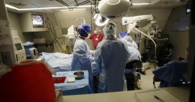 ପେଟ ଫୁଲିବାରୁ ଡାକ୍ତରଙ୍କ ପାଖରେ ପହଞ୍ଚିଲେ ମହିଳା, ଗର୍ଭାଶୟରୁ ବାହାରିଲା ଏଭଳି ଜିନିଷ