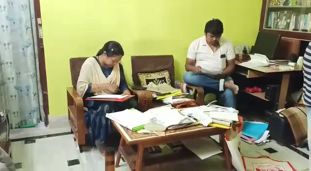 ଆୟ ବହିର୍ଭୂତ ସମ୍ପତ୍ତି ଠୁଳ ଅଭିଯୋଗରେ  ନିର୍ବାହୀ ଯନ୍ତ୍ରୀଙ୍କ ବାସଭବନ ସମେତ ୭ଟି ସ୍ଥାନରେ ଭିଜିଲାନ୍ସ ଚଢ଼ାଉ