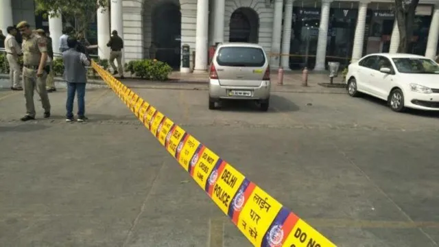 ଦିଲ୍ଲୀର କନ୍ନଟ୍‌ ପ୍ଲେସ୍‌ରେ ଏନ୍‌କାଉଣ୍ଟର୍‌, ପୁଲିସ ଗୁଳିରେ ଦୁଇ ଆହତ