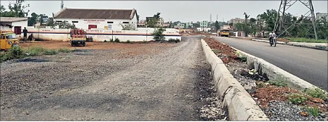 ଡମଣା-ସୈନିକ ସ୍କୁଲ ରାସ୍ତା ସରିବ କେବେ? ୪ ବର୍ଷ‌‌ରେ ମାତ୍ର ୯୦୦ ମିଟର