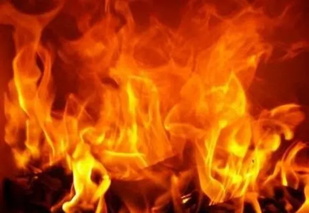 କଳ୍ପନା ଛକ ଓଭରବ୍ରିଜ ଫଳ ବଜାରରେ ଅଗ୍ନିକାଣ୍ଡ, ପୋଡିଗଲା ଲକ୍ଷାଧିକ ଟଙ୍କାର ସମ୍ପତ୍ତି