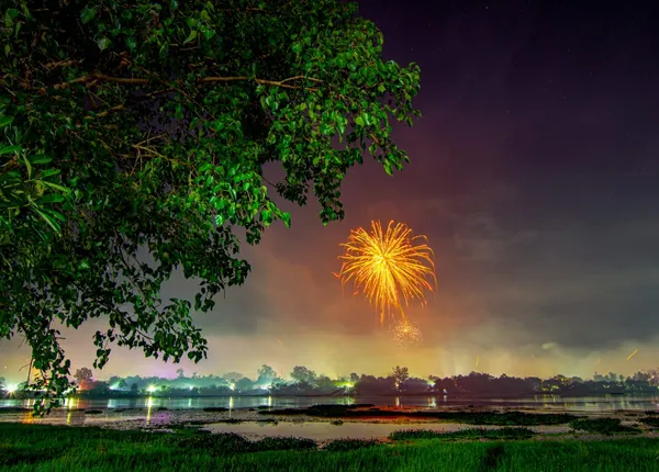 କୋରାପୁଟ ଜୟପୁରରେ ଦୀପାବଳି ପାଳନର ମନୋରମ ଦୃଶ୍ୟ ( ଫଟୋ: ତରୁଣ କୁମାର)