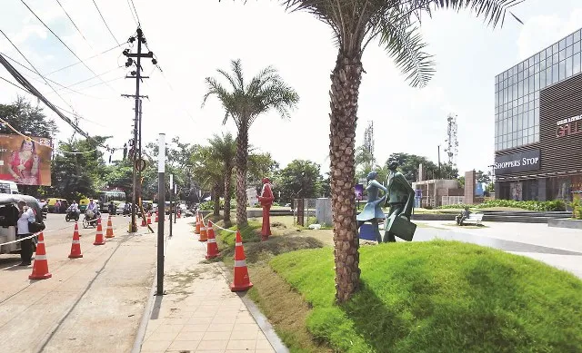 ମ୍ୟୁଜିୟମ ଛକରେ ରାସ୍ତା ଉପରେ ସୌନ୍ଦର୍ଯ୍ୟୀକରଣ : କାହା ଚାପରେ ସମସ୍ତେ ଚୁପ୍?