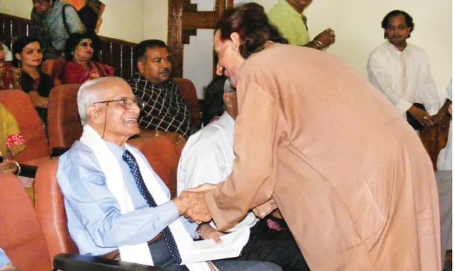 ପିଭିକେଙ୍କୁ ମନେ ରଖିବ ଓଡ଼ିଆ ଜାତି, ରେଡିଓରେ ପ୍ରଥମେ ଓଡ଼ିଆ ଗୀତିନାଟ୍ୟ ପ୍ରସାରଣ ଆରମ୍ଭ କରିଥିଲେ