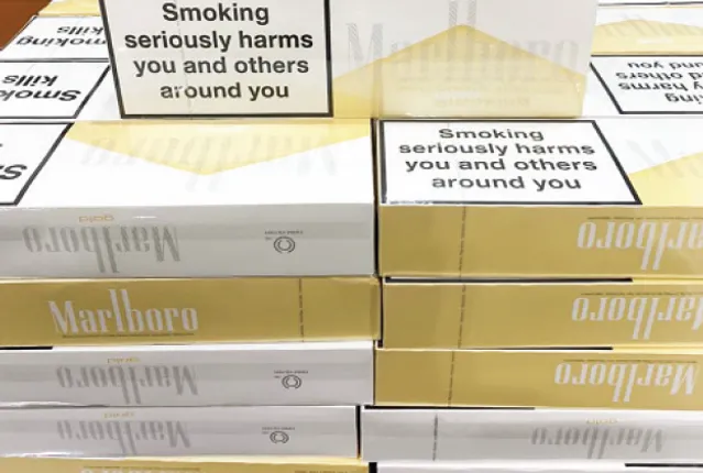 ବିମାନବନ୍ଦରରୁ ୧୨ ଲକ୍ଷର ବିଦେଶୀ ସିଗାରେଟ୍‌ ଜବତ