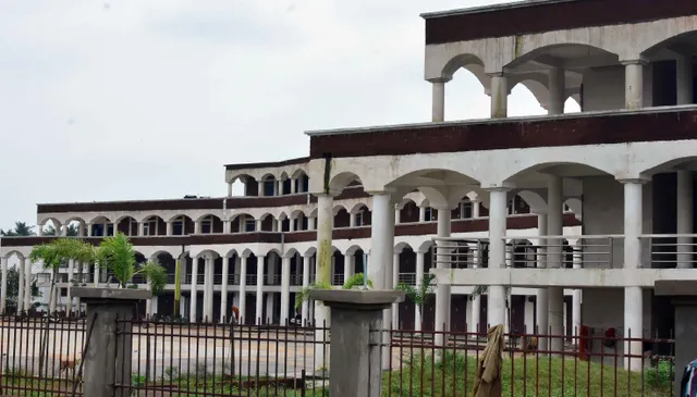 ଦେବୋତ୍ତର ଜମିରେ ହୋଇଛି ଲିଙ୍ଗରାଜ ମାର୍କେଟ୍‌, ଏତେ ଦିନ ଯାଏ କାହିଁକି ଅଭିଯୋଗ ଆଣି ନଥିଲା?