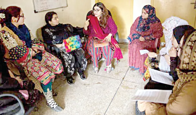 ମାନବାଧିକାର କର୍ମୀଙ୍କୁ ଟାର୍ଗେଟ୍‌ କରୁଛି ପାକ୍‌ ସେନା, ଗୁଲାଲାଇଙ୍କ ପରିବାର ଉପରେ ଜୁଲମ