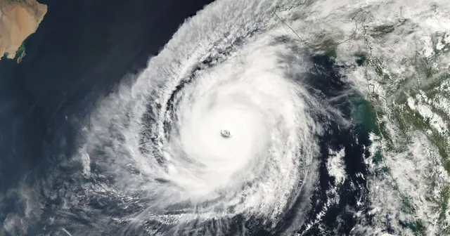 କେଉଁଠାରେ ସ୍ଥଳଭାଗ ଛୁଇଁବ ବାତ୍ୟା ବୁଲବୁଲ ? ବିଭିନ୍ନ ପାଣିପାଗ ସଂସ୍ଥାଙ୍କ ଭିନ୍ନ ଭିନ୍ନ ମତ