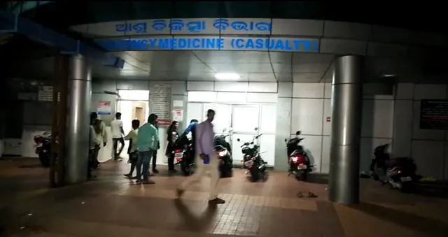 ବାକି ନ ଦେବାରୁ ଦୋକାନୀଙ୍କୁ ଗୁଳିମାଡ କରି ଦୁର୍ବୃତ୍ତ ଫେରାର, ପୁଲିସର ତନାଘନା