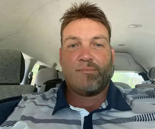 ଅଧା ଦାଢ଼ି-ନିଶରେ କାଲିସ