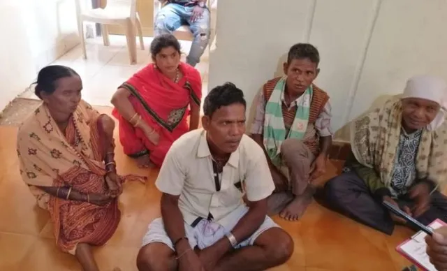 ଦାଦନ ଶ୍ରମିକଙ୍କୁ ଟଙ୍କା ମାଗୁଥିବା ଅଭିଯୋଗରେ ୫ ଅଟକ, ୬ ଶ୍ରମିକ ଉଦ୍ଧାର